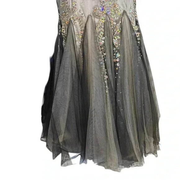 GLS Embellished Lace Mermaid Dresss With Beautiful Sequins and crystals. - Picture 7 of 16